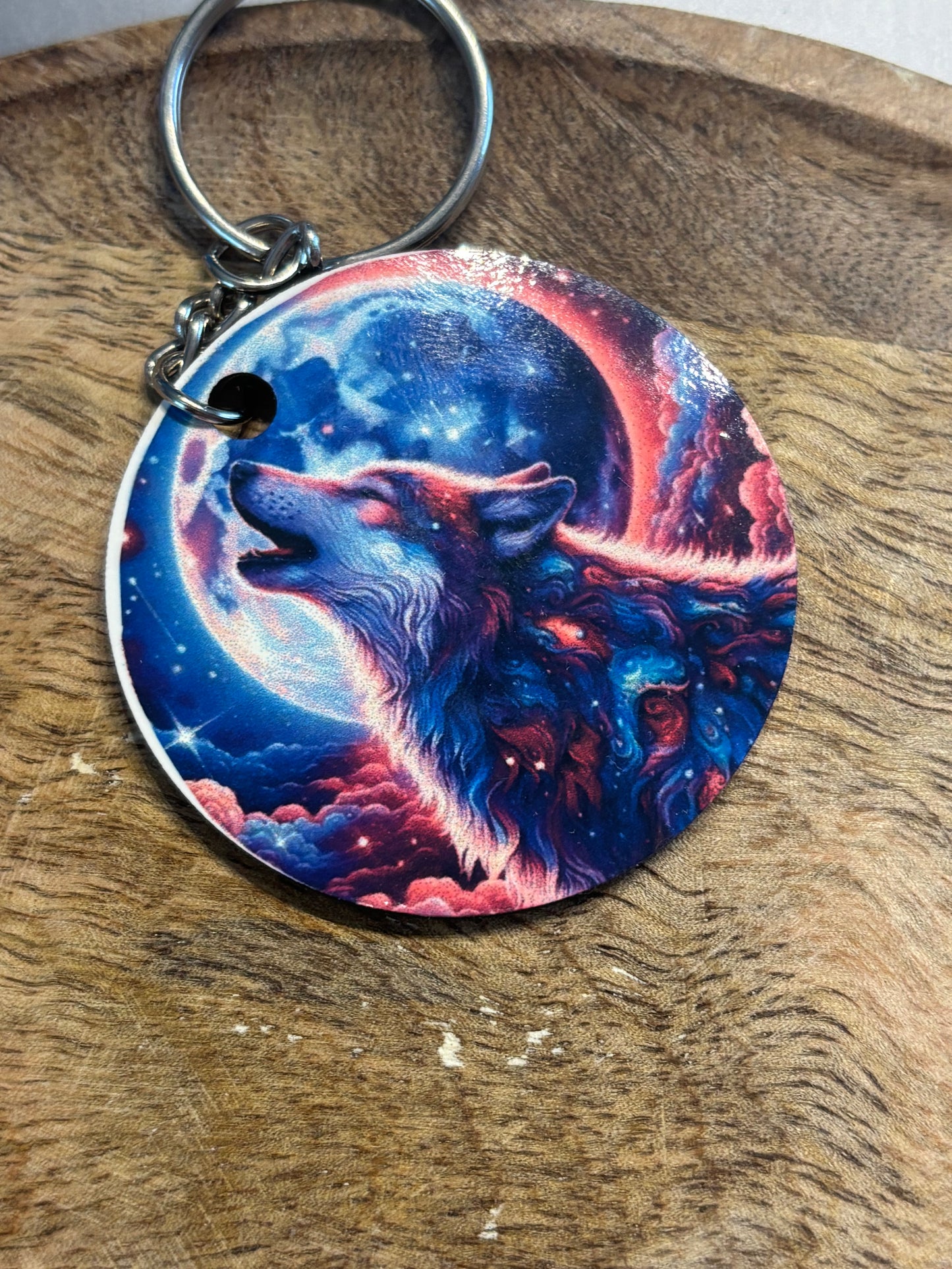 Loup à la pleine lune